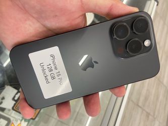 15 pro unlocked. Cash or $50 down w approval