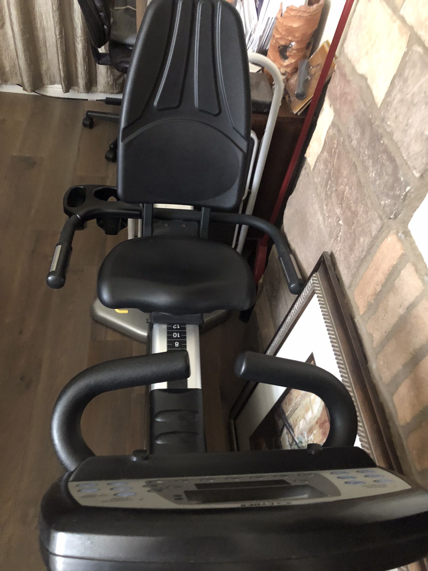 Cybex Cyclone Recumbent 530R for Sale in Mesa, AZ OfferUp