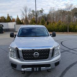 NissaN TitaN XD