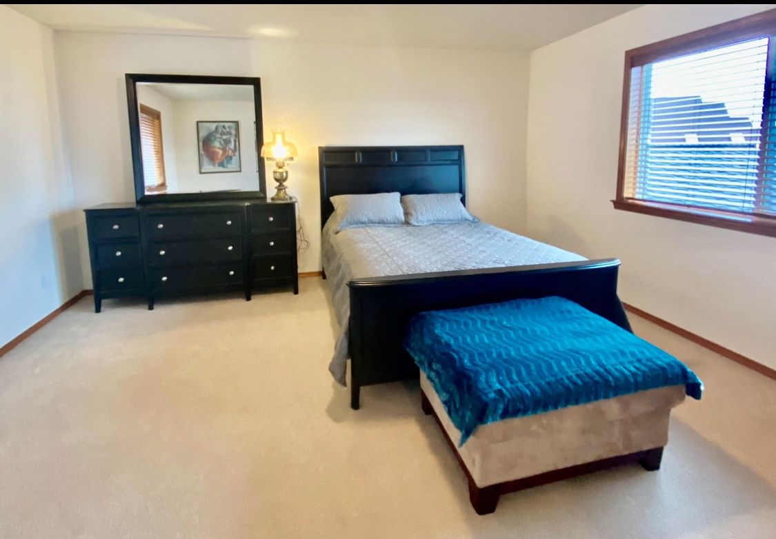 Bedroom furniture Set (dresser, Queen Size Bed Frame)