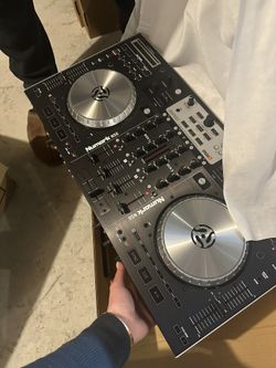 Numark NS6 Dj Controller 