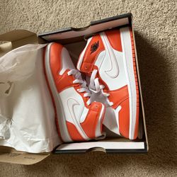 Jordan 1 Mid