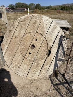 5’ WIRE SPOOL TOP FOR PROJECT