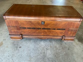 Cavalier 1930s Art Deco Cedar Hope Chest