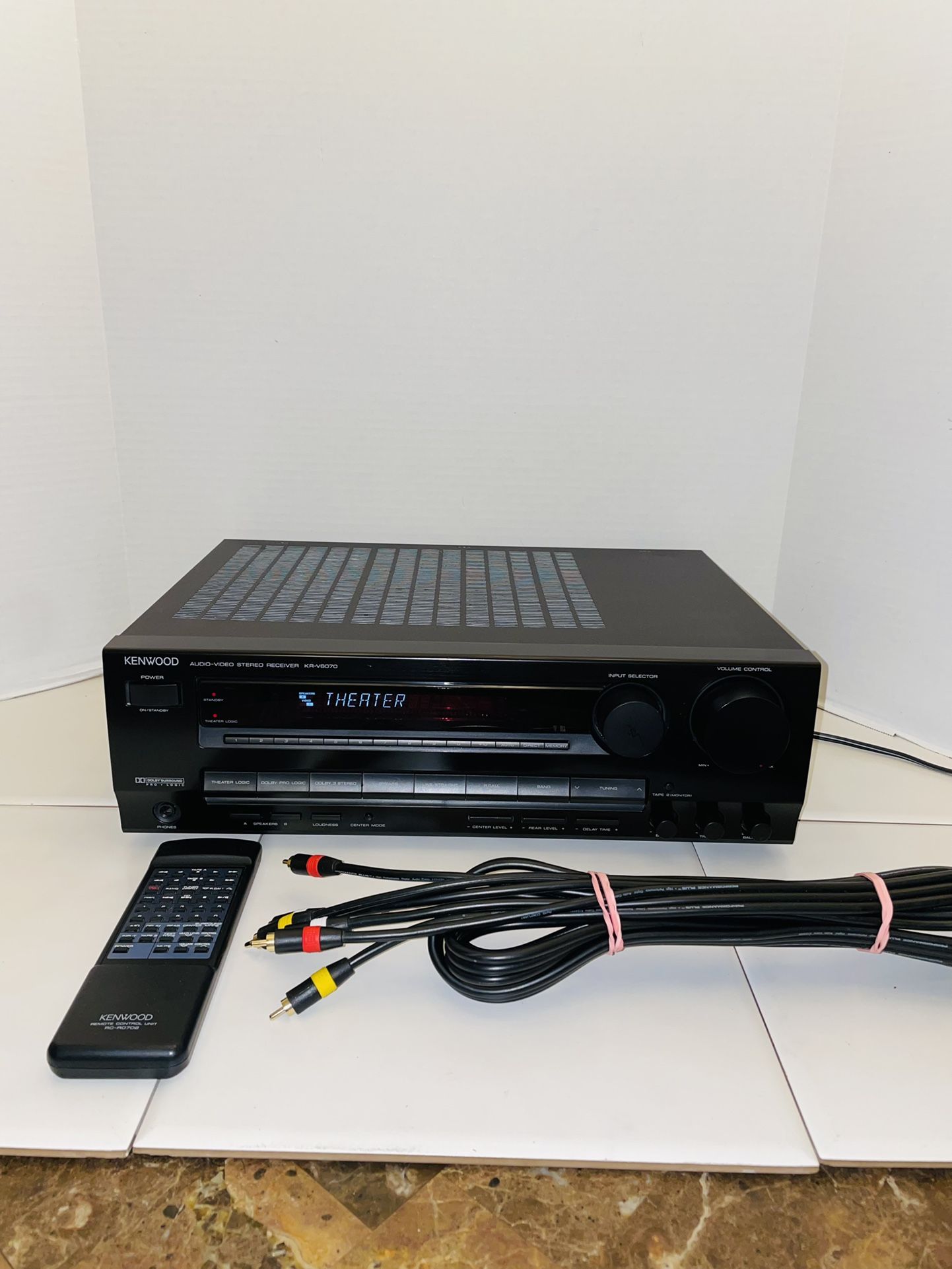 Kenwood KR-V6070 Near Mint 5.1 Channel Dolby Surround Pro-Logic Home Theater Amplified Receiver w/ Phono Input