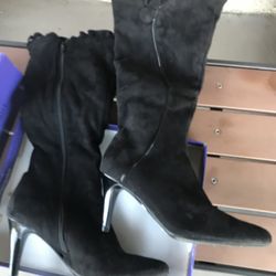 Woman black sweade boots size 7.5