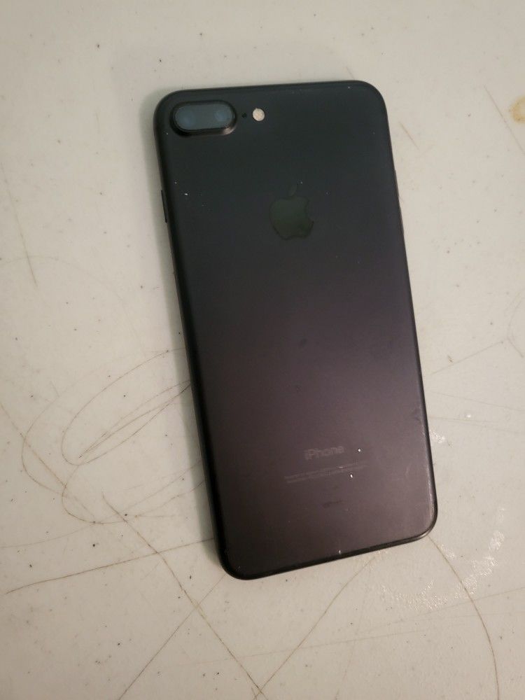 Apple iPhone 7 plus 32 GB UNLOCKED.COLOR BLACK. WORK VERY WELL GOOD CONDITION.