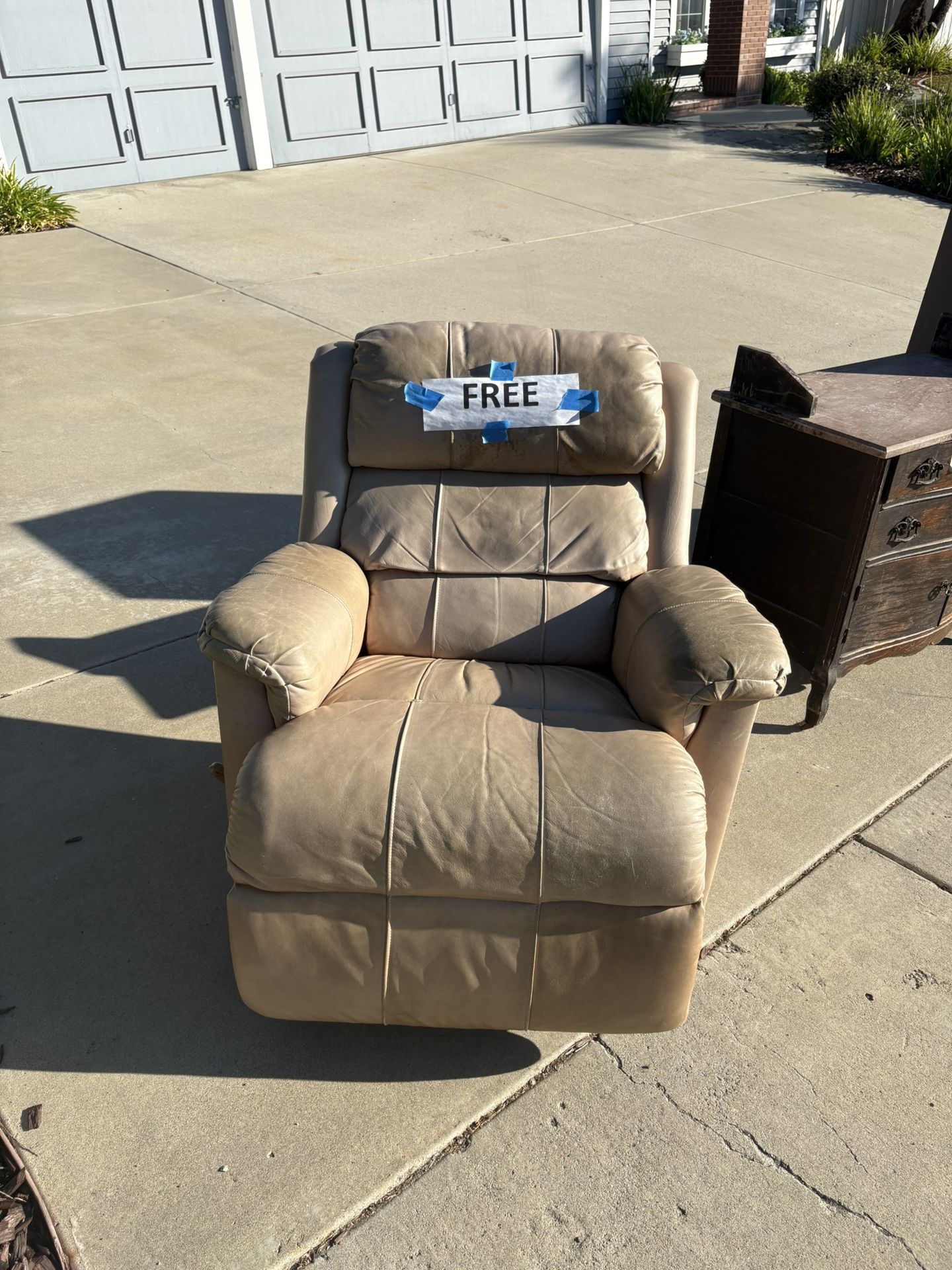 FREE La-Z-Boy Recliner- Leather