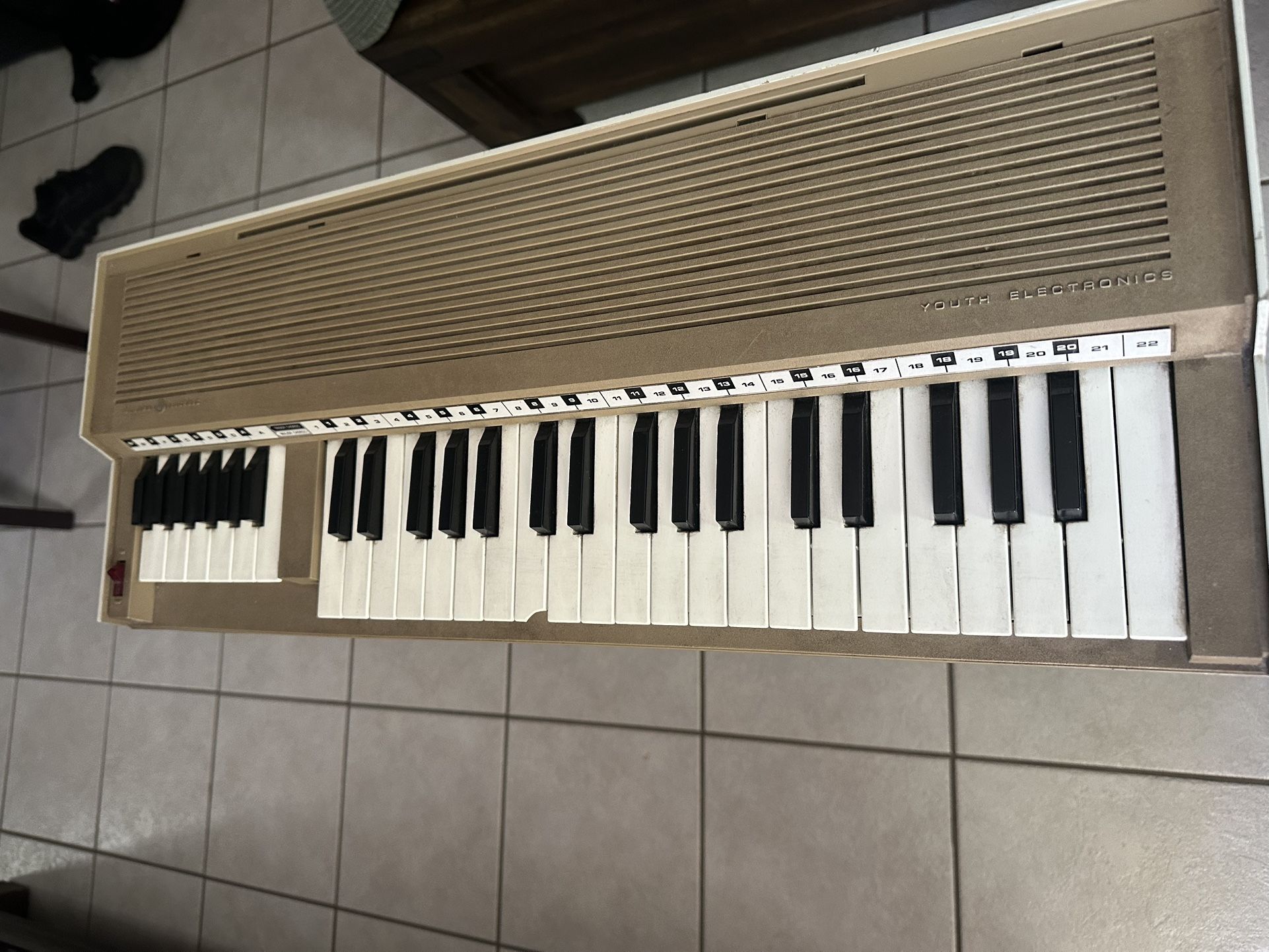 Vintage General Electric Keyboard