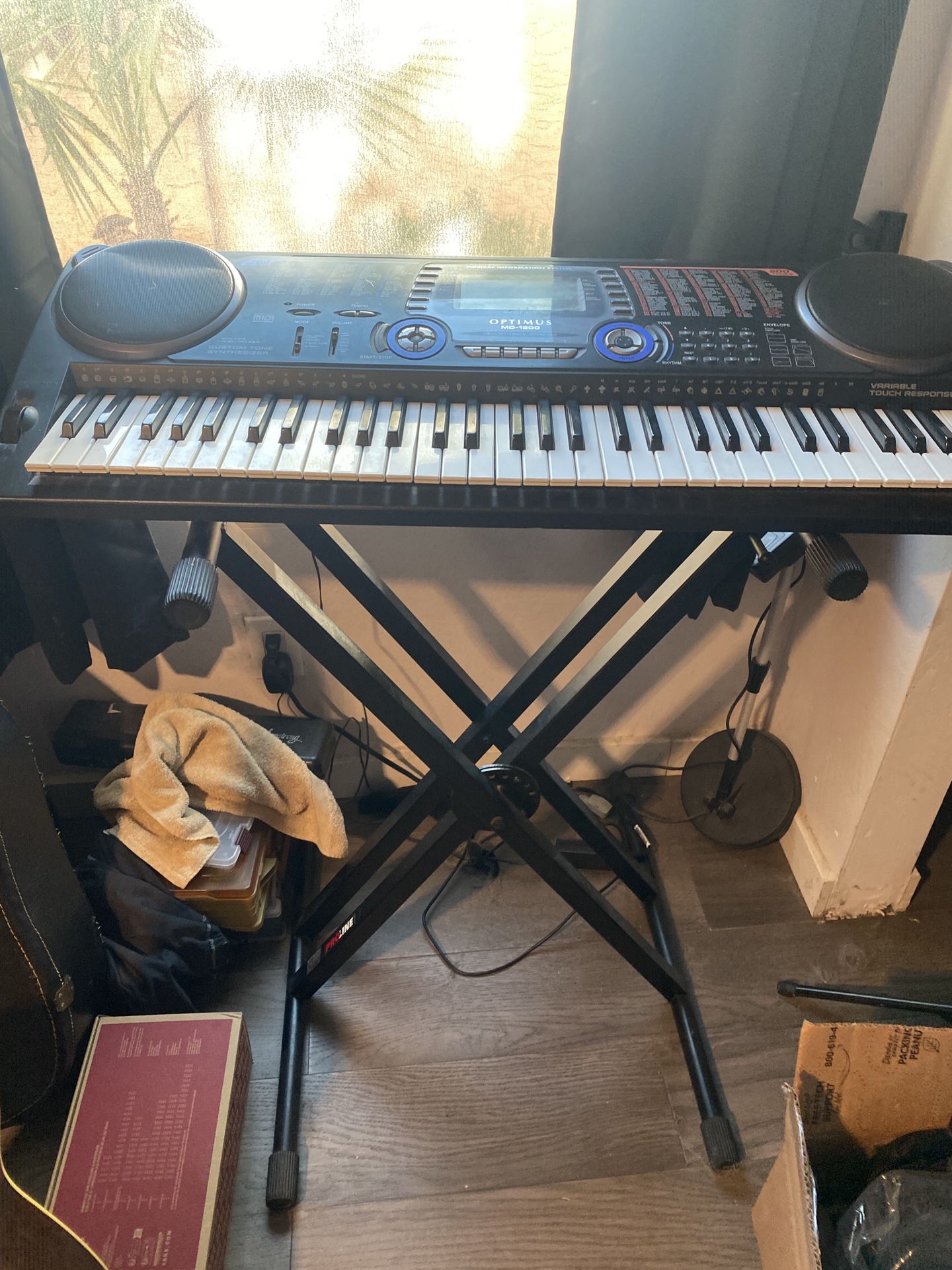 Optimus MD-1200 Keyboard Synthesizer with ProLine Stand
