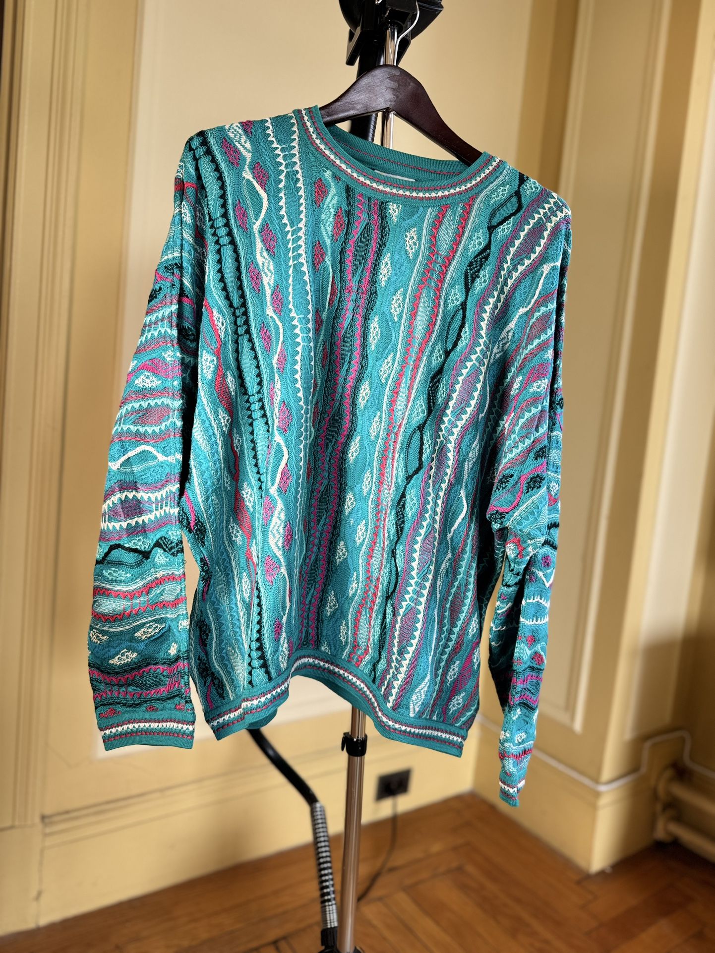 Men’s COOGI Sweater (L)