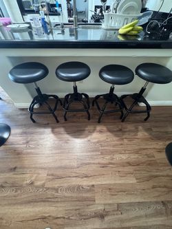 Set of 4 Black Adjustable Bar Stools