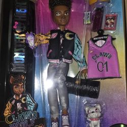✨️ $15 Monster High Clawd Wolf Fashion Doll with Pet Gargoyle Bulldog Rockseena whsb4