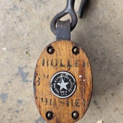 Vintage 3" Boston & Lockport Block Tackle Co. Wood & Cast Iron Pulley  ☆USA