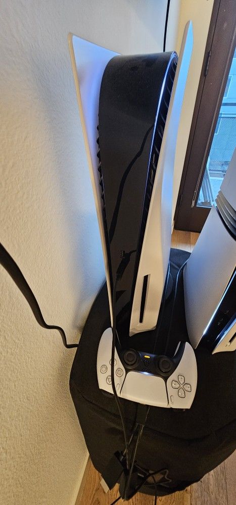 PlayStation 5 With Ultra HD Blu-Ray Disk Drive PS5