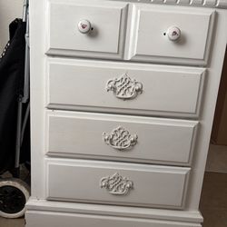 Small 4 drawer dresser