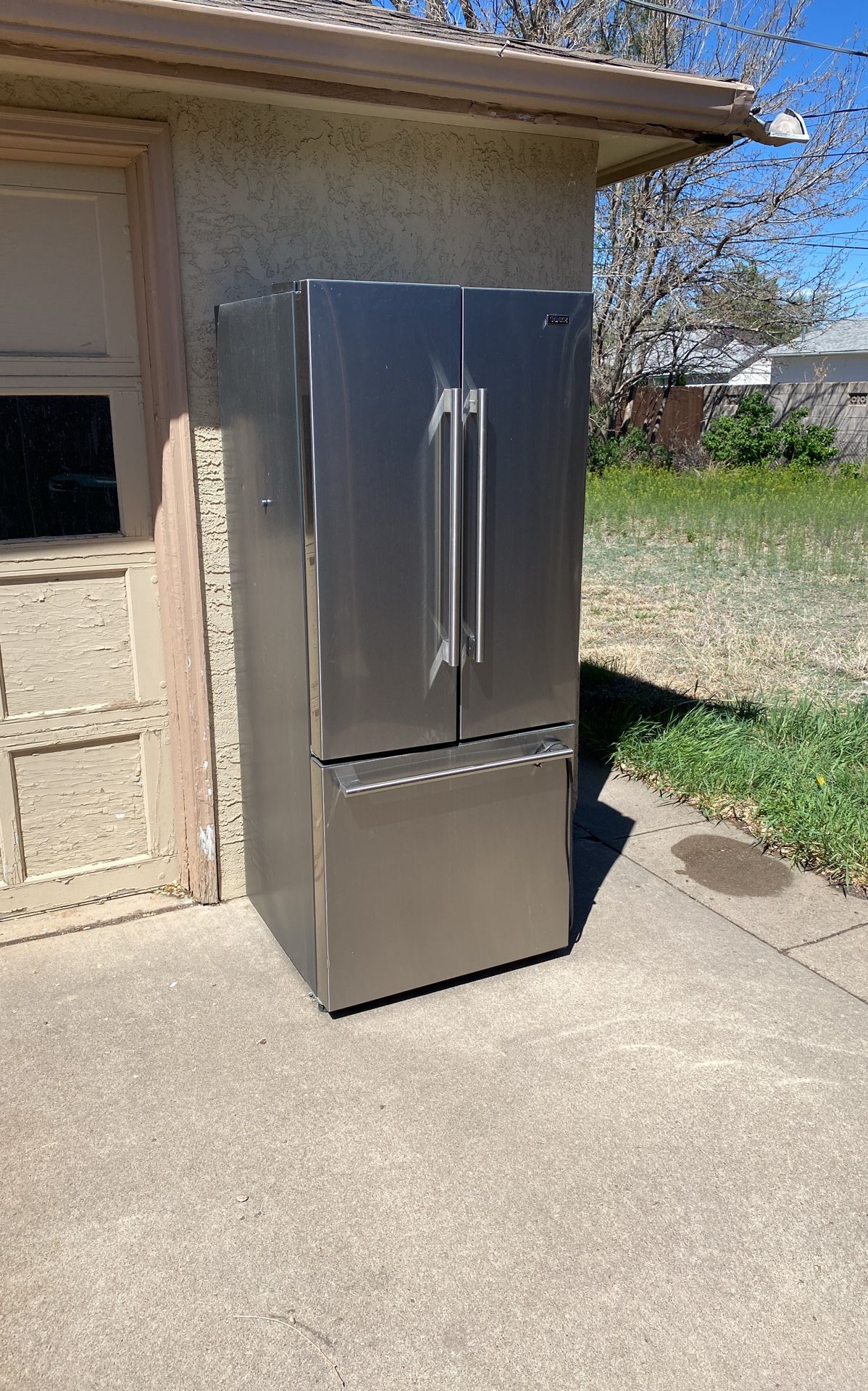 Refrigerator