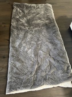 Comforter or Blanket with 1 soft pillow