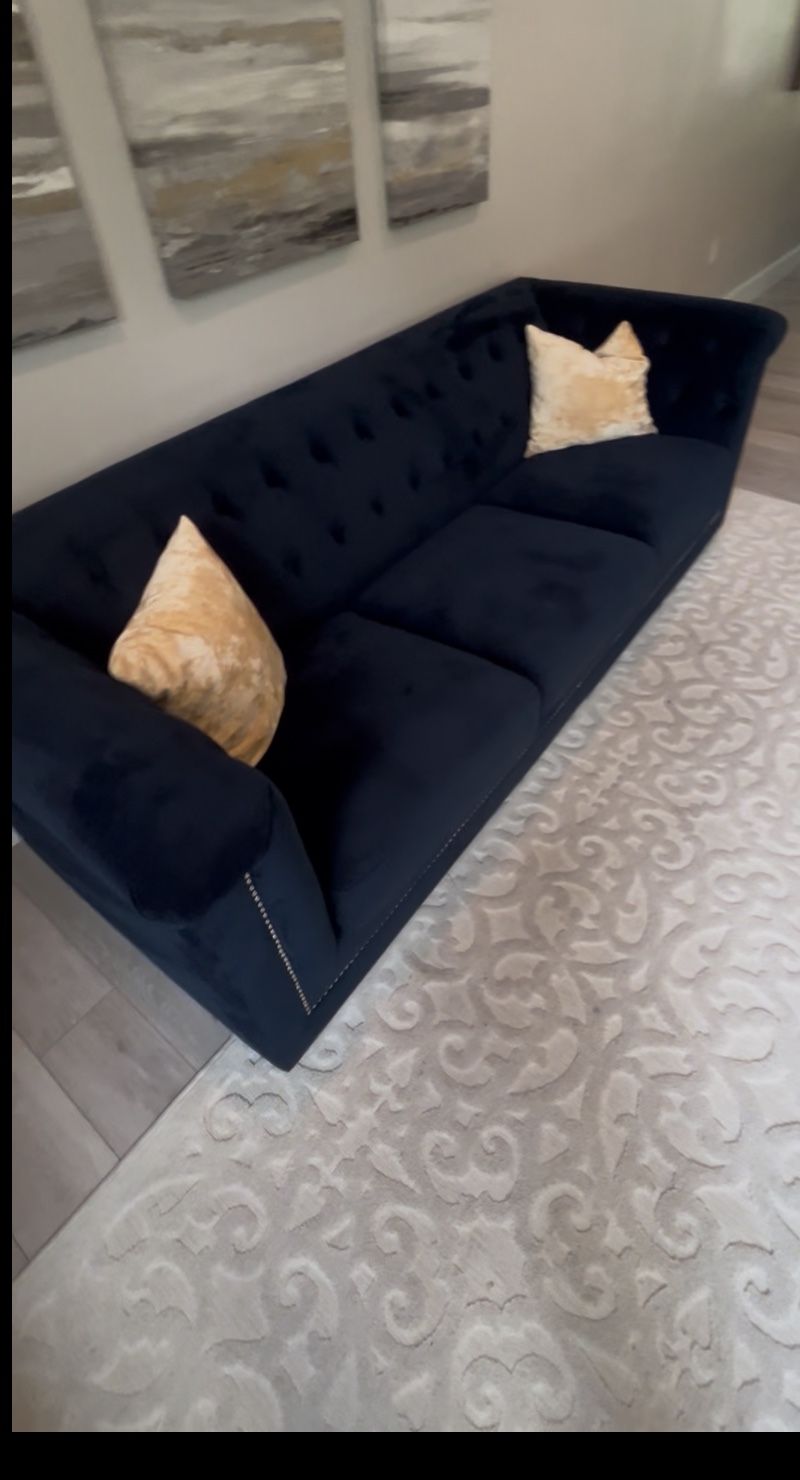 Velvet High End Couch
