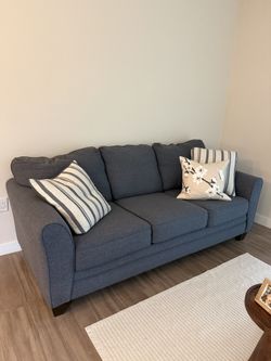 ALMOST NEW - Modern Bellingham Sleeper Sofa