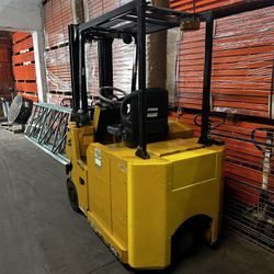 DREXEL FORKLIFT MODEL SLT22 ELECTRIC SWING MAST