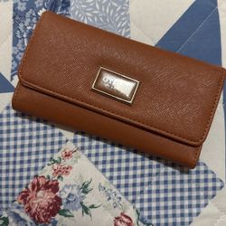 Guess Wallet 
