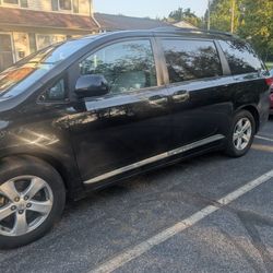 Toyota Sienna 