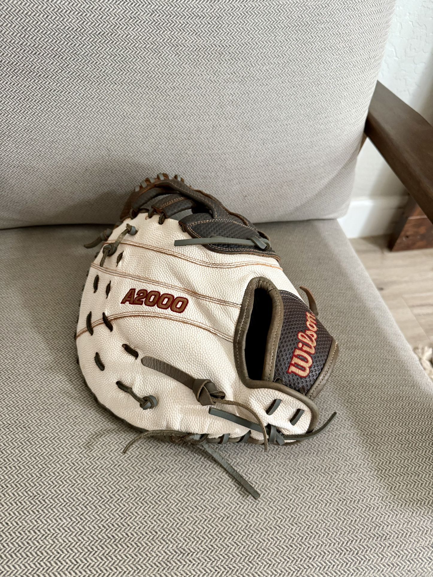 A2000 First baseman Glove