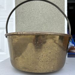 Antique VTG Rustic Primitive Brass Cauldron Bucket Pot Jelly Kettle Iron Handle