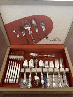 1847 Rogers Bros. Mid-Century (1953) Silverware Set Heritage Pattern 78 piece in original box