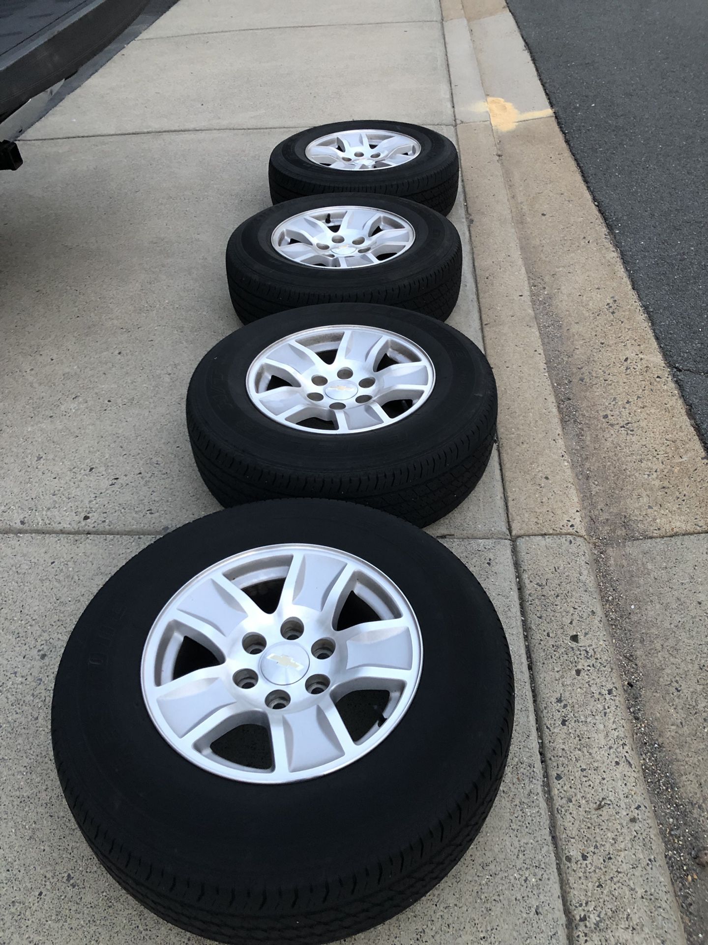 Chevy Silverado 17 inch wheels with tires