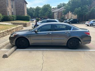 Gray Honda accord 2009