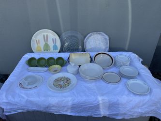 Lot kitchen plates