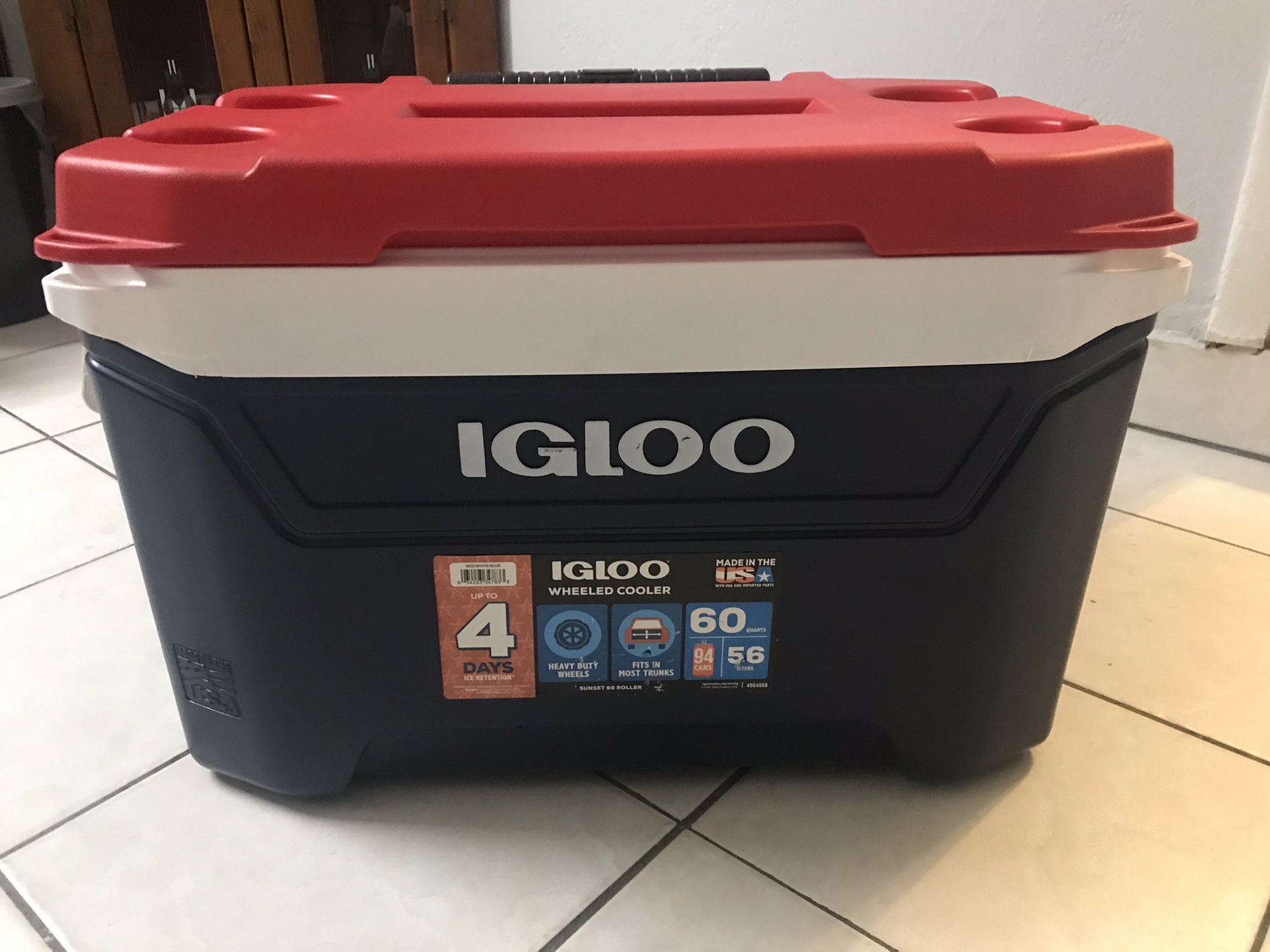 Igloo 60q Sunset Go Roller cooler