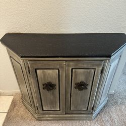 Table/cabinet