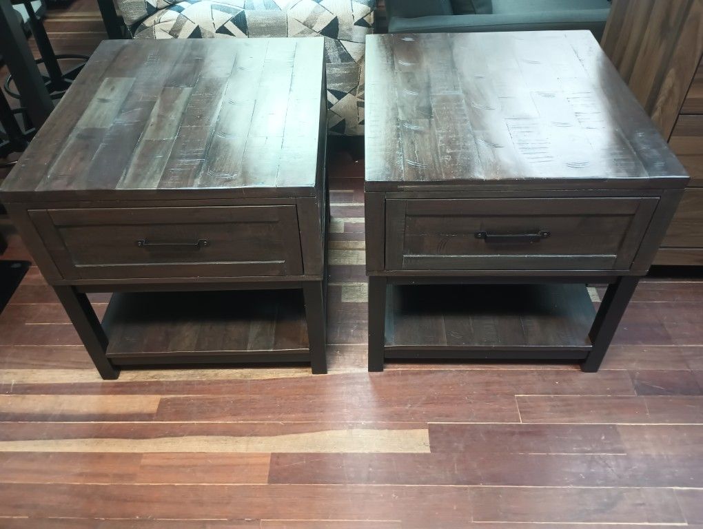2 Ashley Furniture Johurst Rectangle End Tables

Dimensions

Each End Table
Width: 24.13"
Height: 24.38"
Depth: 27.00"
