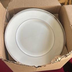 Box Of Plates Mixed ; Lenox And Pflatzgraft