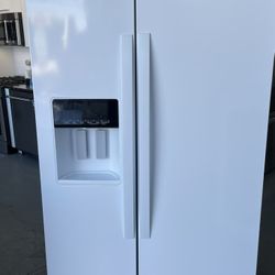 Whirlpool 36 White Counter Depth Side-By-Side Refrigerator - WRS571CIHW