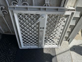 Pet gate. Or Baby gate. 10$