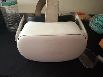 Oculus Quest 2 VR Headset