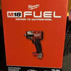 Wrech Battery And Charger Milwaukee 