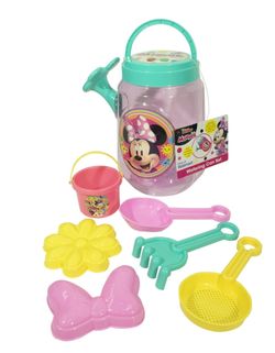Minnie Gardening