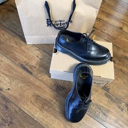 Dr Martens Women’s Leather Oxford Size 8