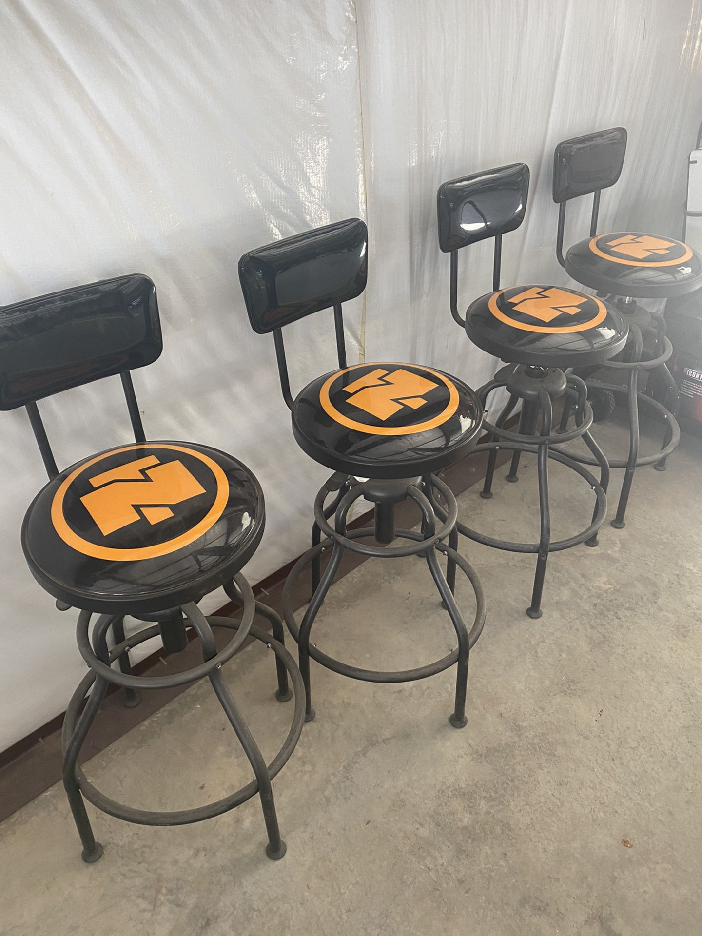 Northern tool chairs