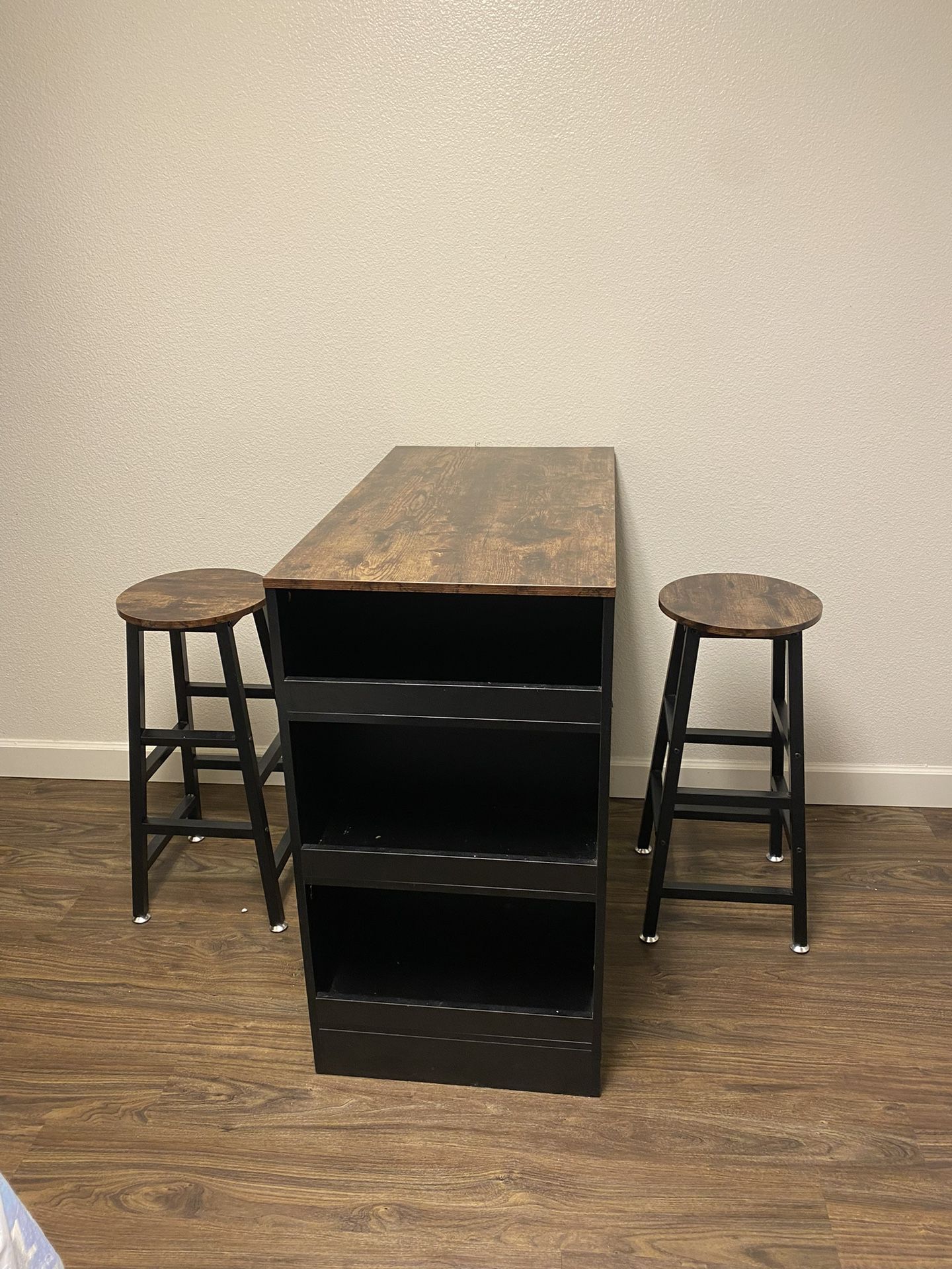Small Kitchenette Table With Stools