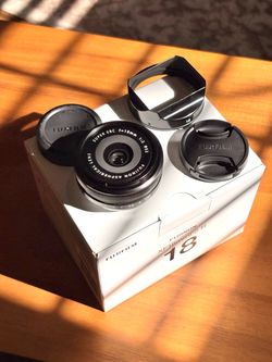 Fuji 18mm f 2.0 lens - New