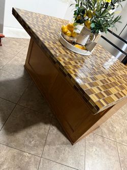Kitchen island