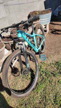 Trek Marlin 6 GIANT Kona GT