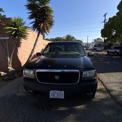 2000 Cadillac Escalade