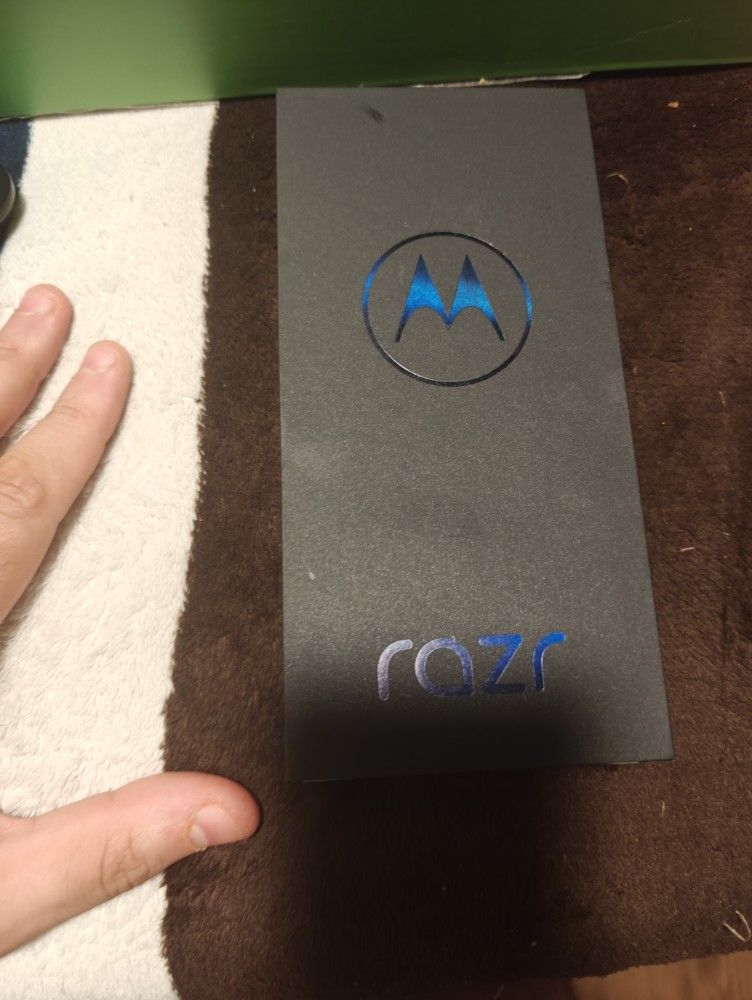 T-Mobile Moto Razer 2024 5g Never Been Used Asking 300 New In Box